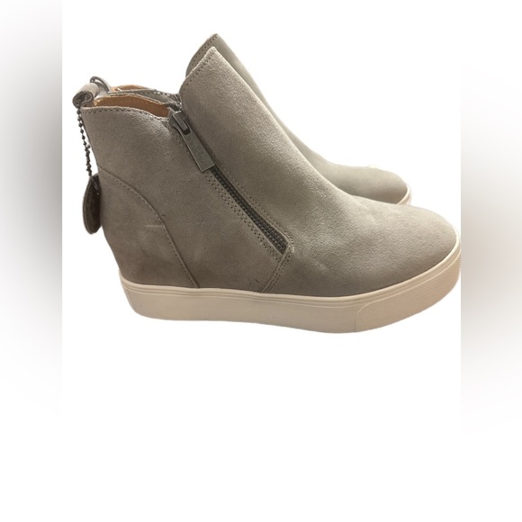 J/Slides waterproof & winter proof boots
NWOT - Picture 4 of 5